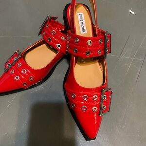 Steve Madden Graya red flats.